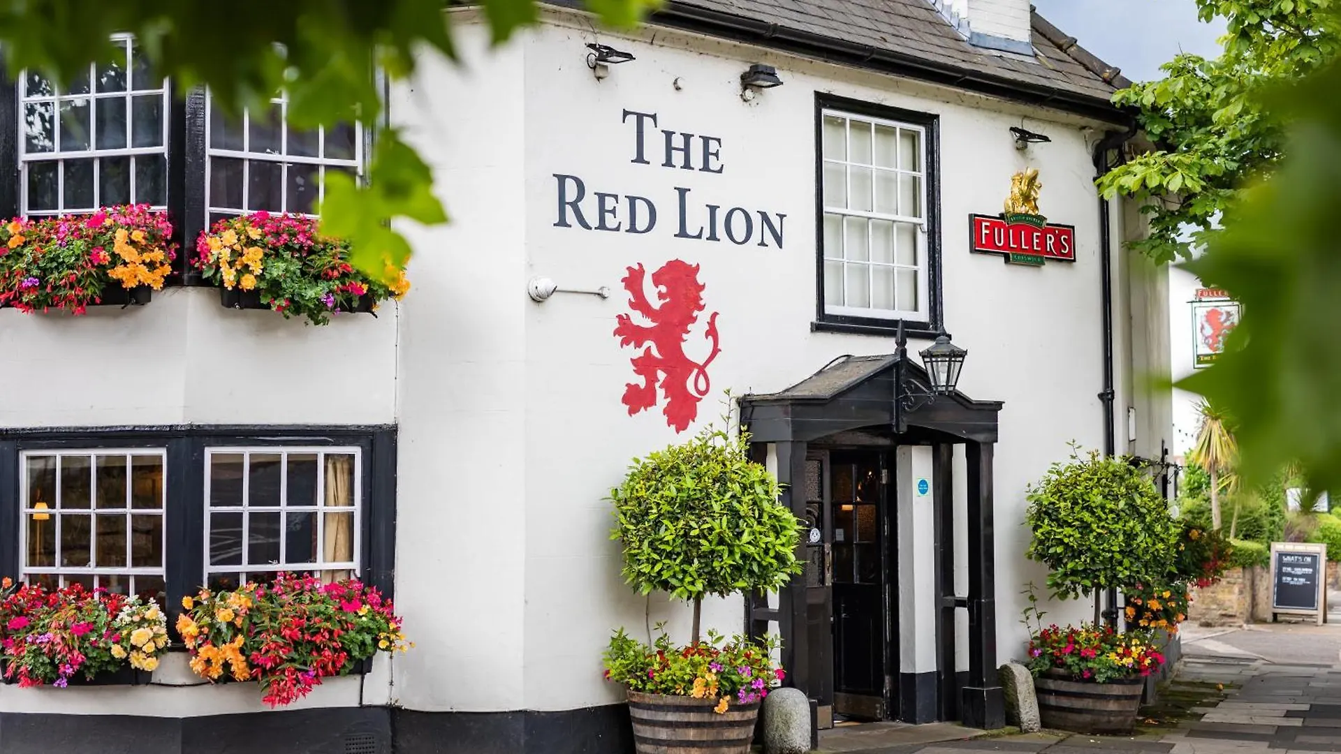 The Red Lion Hotel Hillingdon 3*,  Velká Británie