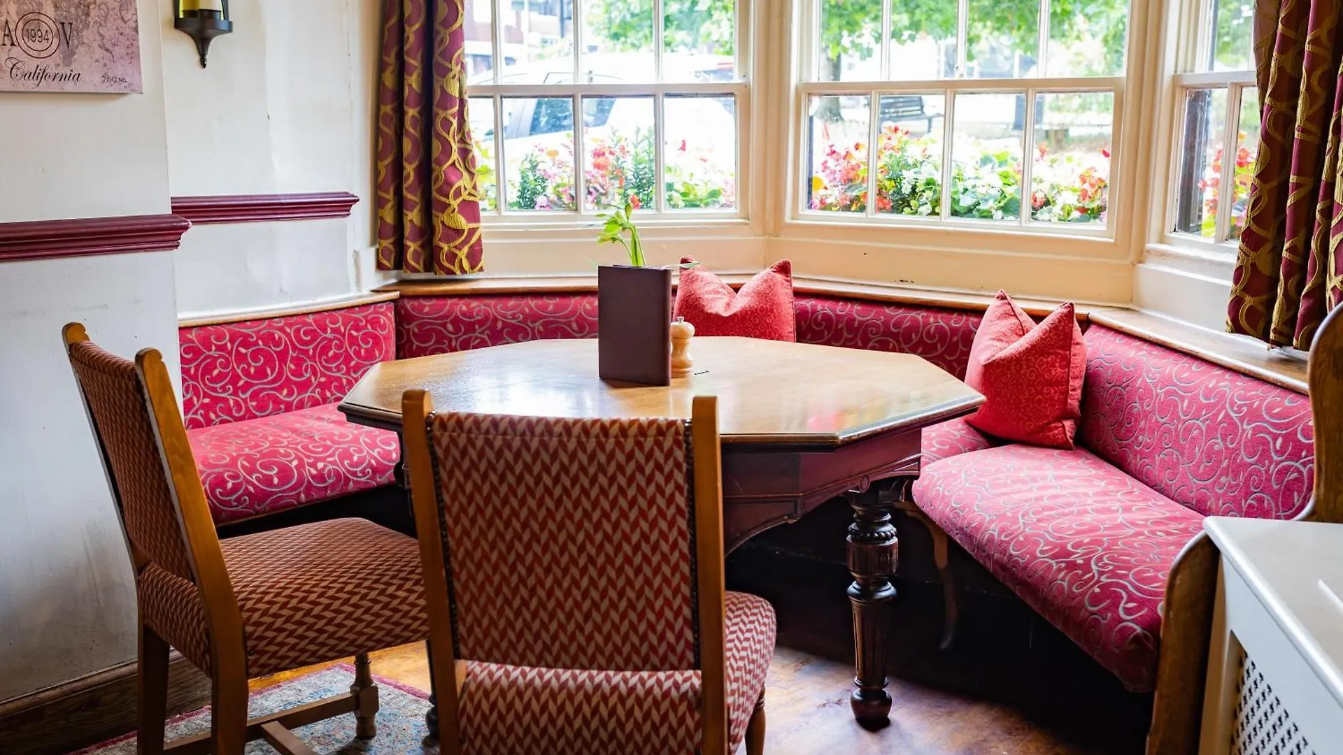 The Red Lion Hotel Hillingdon