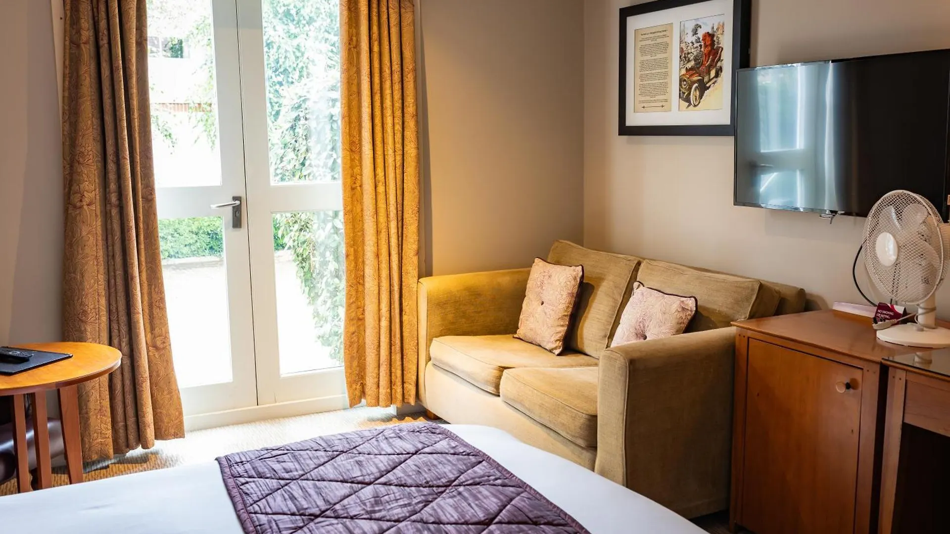The Red Lion Hotel Hillingdon